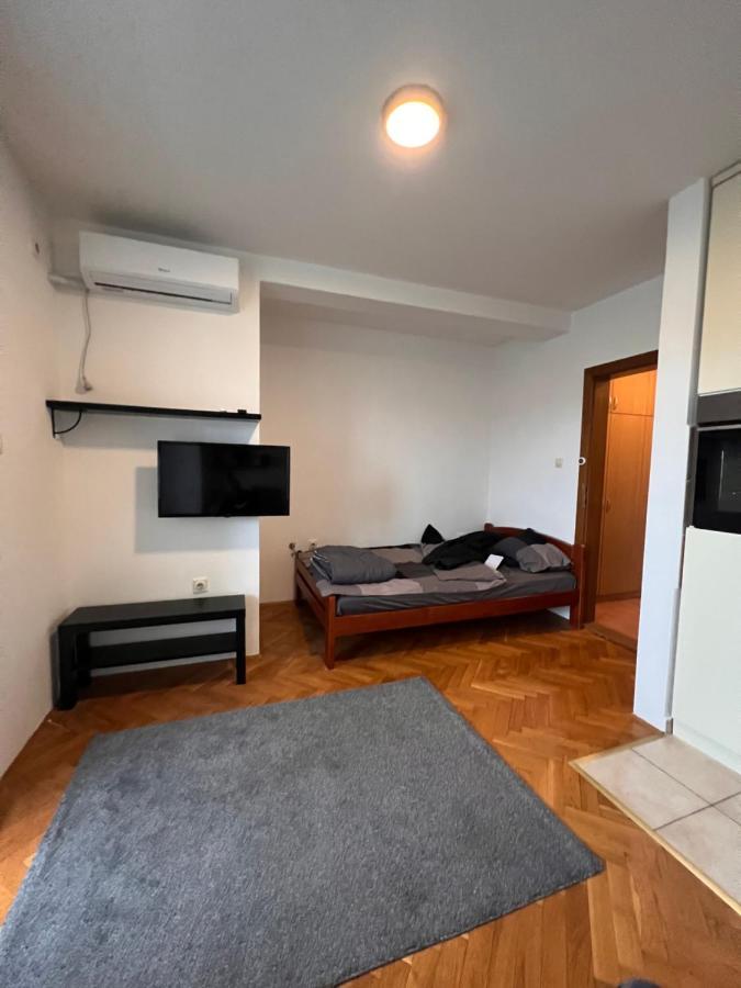 Stankela Apartment โนวีซาด ภายนอก รูปภาพ